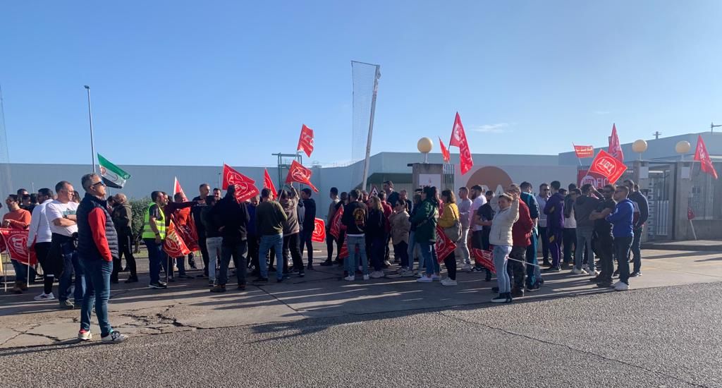 La plantilla de BA GLASS en Villafranca de los Barros comienza una Huelga Indefinida por un convenio digno