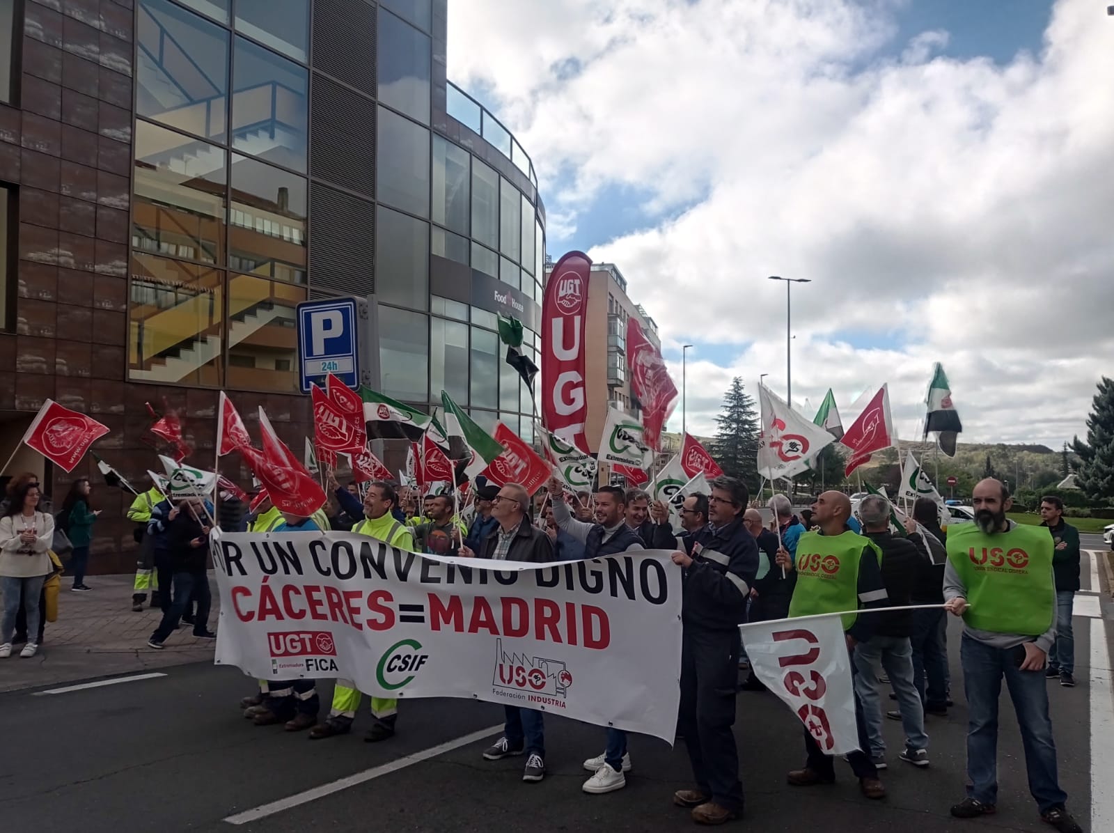 Los Trabajadores de Canal de Isabel II en Cáceres reivindican un Convenio Digno